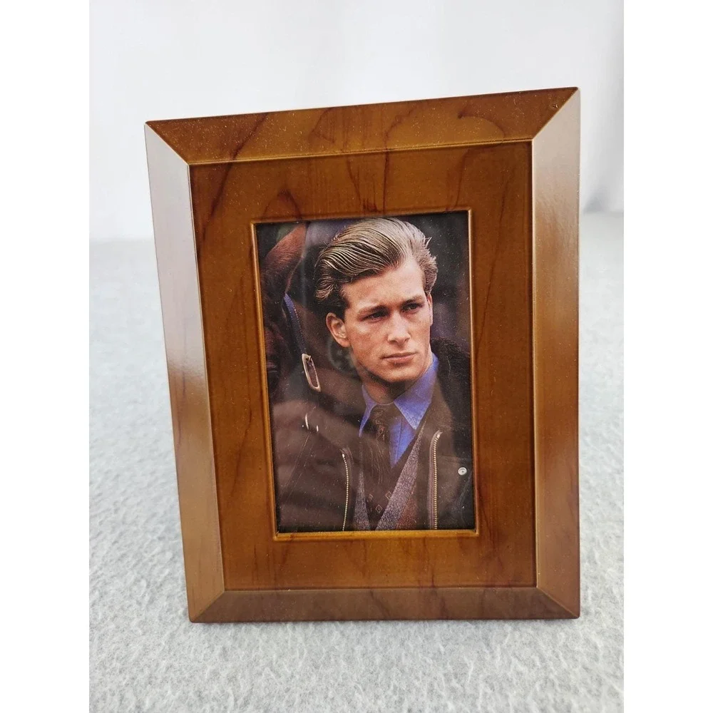Vintage The Haldon Simulated Wood Picture Frame Fits Picture 4.5x3 ?